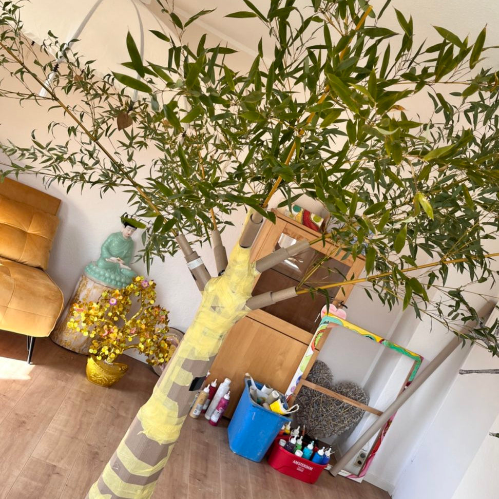 Mobiles Riesenbaum-Projekt: Dreidimensionale Kunsttherapie für Schulen & Teams vor Ort
